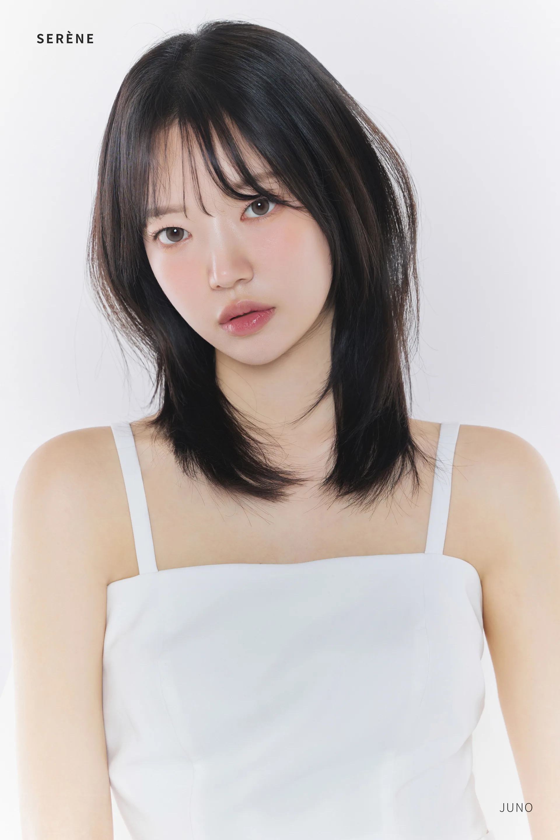 Juno editorial SERÈNE — bob with bangs